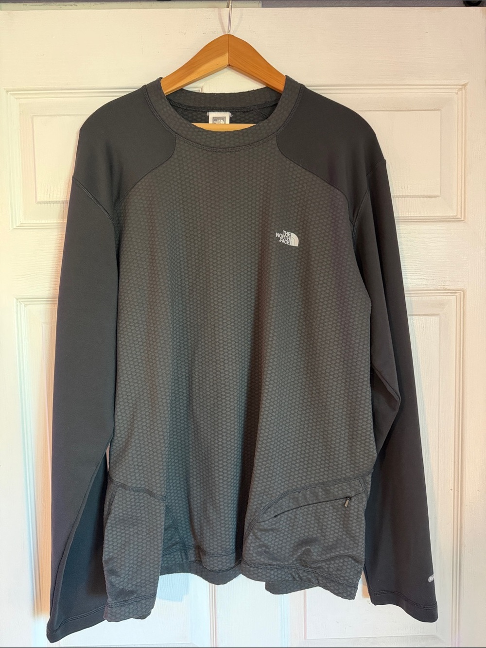 The North Face Men's Charcoal Gray Crewneck Pullover Sweater